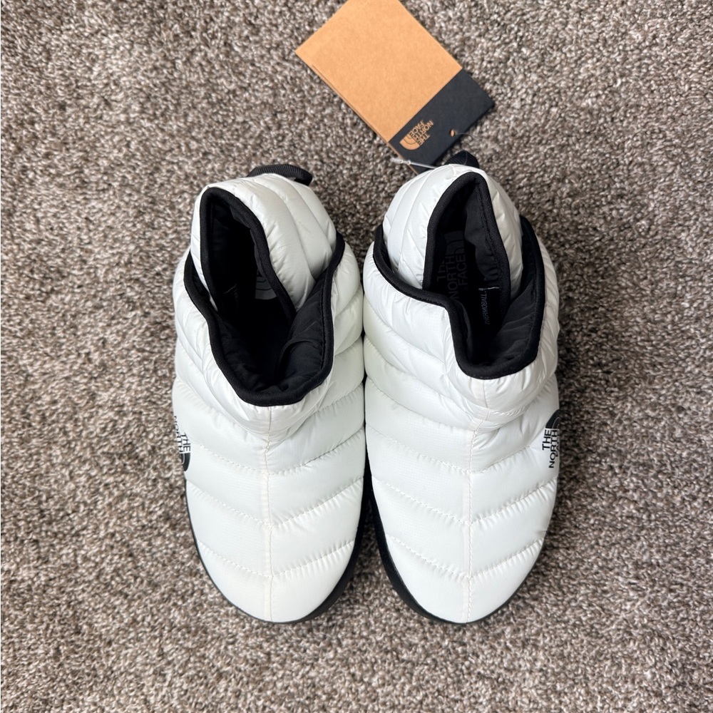 The North Face White Quilted Booties - Picture 2 of 8